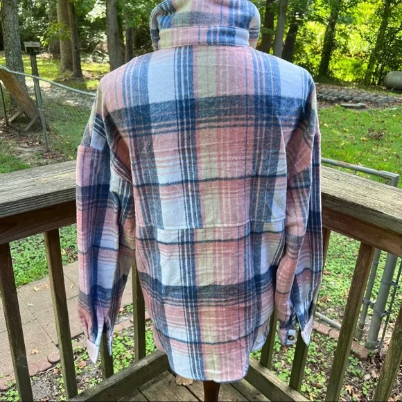 Pink plaid shirt overshirt jacket button up with pockets - Picture 9 of 14